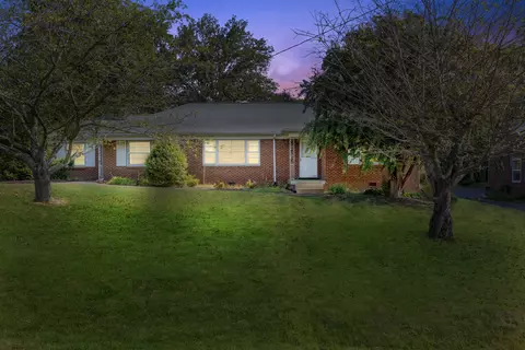 2410 Woodberry Dr, Nashville, TN 37214
