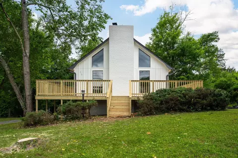 218 NW Mapleton Dr, Cleveland, TN 37312