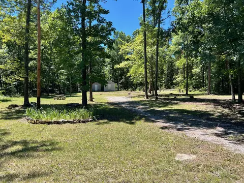 2382 Newcut Rd, Columbia, TN 38401
