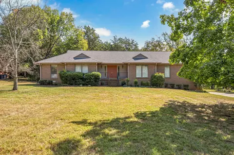 6106 Foxland Dr, Brentwood, TN 37027