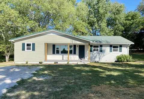 602 Old Florence Pulaski Rd, Leoma, TN 38468