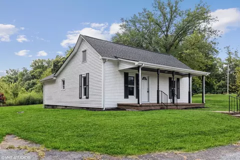 202 Jackson St, Cedar Hill, TN 37032