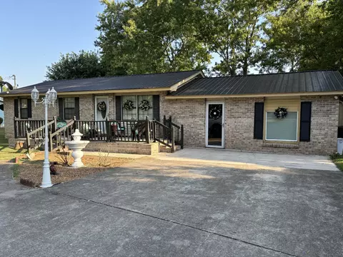 524 Davis St, Cowan, TN 37318