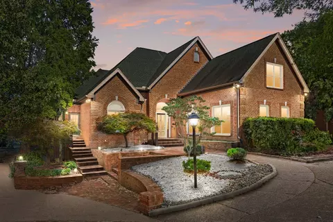 118 N Country Club Dr, Hendersonville, TN 37075