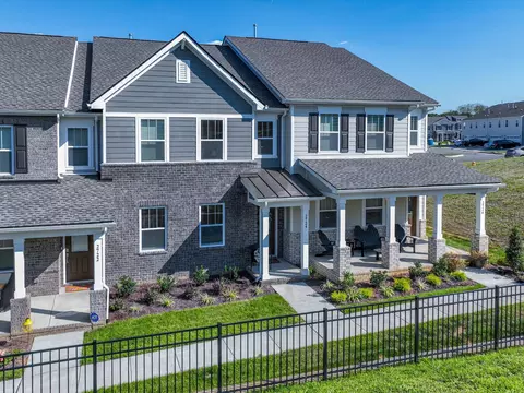 2724 Fordham St, Columbia, TN 38401