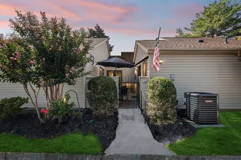 105 Laurel Hill Dr, Old Hickory, TN 37138