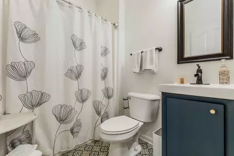 Bath - 5975 Cottingham Dr, Murfreesboro, TN 37128 photo 3 of 3