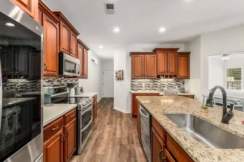 Kitchen - 5975 Cottingham Dr, Murfreesboro, TN 37128 photo 3 of 4