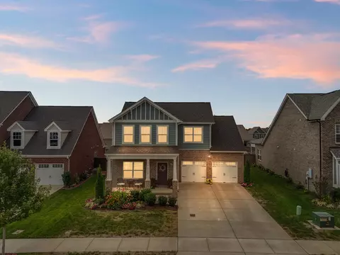 Exterior - 1020 Violet St, Spring Hill, TN 37174 photo 6 of 6