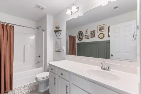 Bath - 1020 Violet St, Spring Hill, TN 37174 photo 2 of 2