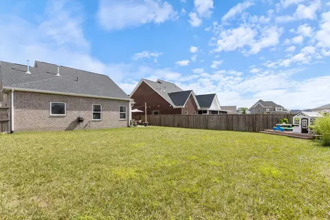 Exterior - 1020 Violet St, Spring Hill, TN 37174 photo 5 of 6