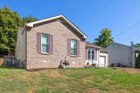 2721 Airwood Dr, Nashville, TN 37214