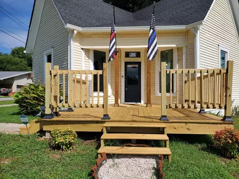 204 W Broad St, Decherd, TN 37324