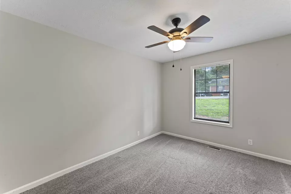 Bedroom - 1826 Winding Way Dr, White House, TN 37188 photo 1 of 2