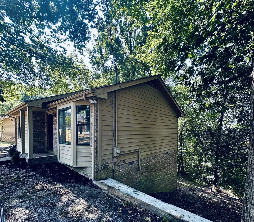 Exterior - 1826 Winding Way Dr, White House, TN 37188 photo 4 of 4