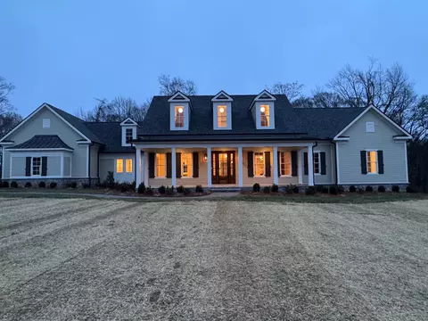 6908 Farm Path Ln, College Grove, TN 37046