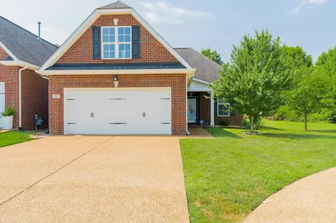 512 Indian Ridge Cir, White House, TN 37188