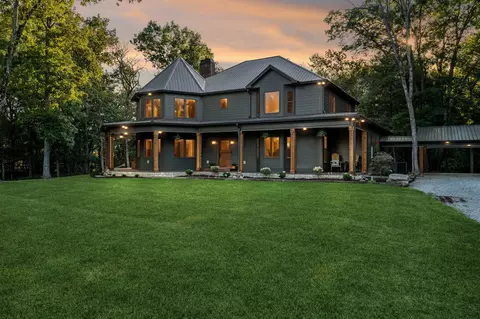 4141 River Ln, Milton, TN 37118