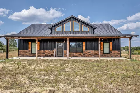 310 Christopher Ln, Lawrenceburg, TN 38464