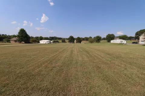13 Waltons Chapel Rd, Lafayette, TN 37083