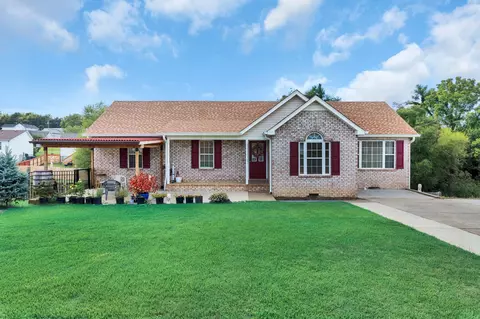 213 Brittany Dr, La Vergne, TN 37086