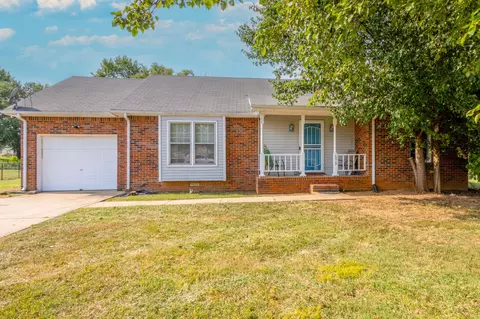 379 Manorstone Ln, Clarksville, TN 37042