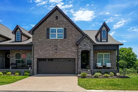 172 Village Cir, Lebanon, TN 37087