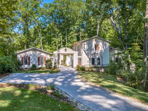 7585 Hallows Dr, Nashville, TN 37221