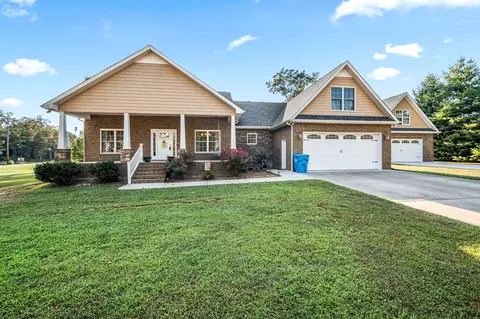 492 Whispering Winds Dr, Manchester, TN 37355