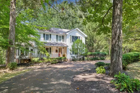 Exterior - 205 Tanglewood Dr, Dickson, TN 37055 photo 3 of 16