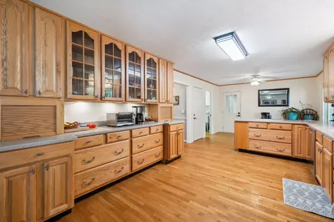Kitchen - 205 Tanglewood Dr, Dickson, TN 37055 photo 2 of 6