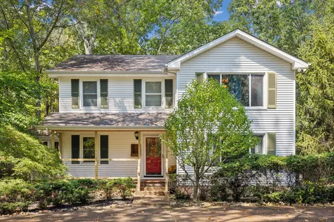 Exterior - 205 Tanglewood Dr, Dickson, TN 37055 photo 2 of 16
