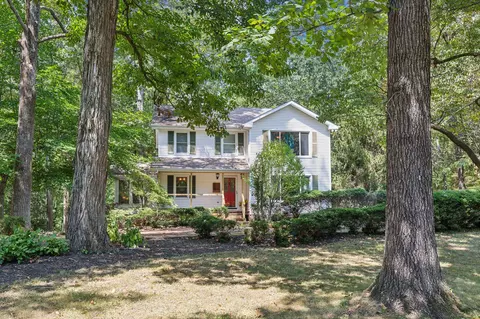 Exterior - 205 Tanglewood Dr, Dickson, TN 37055 photo 4 of 16