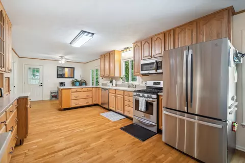 Kitchen - 205 Tanglewood Dr, Dickson, TN 37055 photo 3 of 6