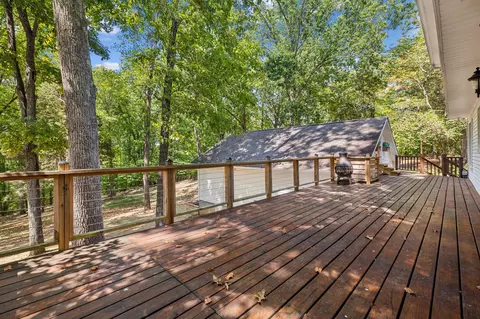 Exterior - 205 Tanglewood Dr, Dickson, TN 37055 photo 11 of 16