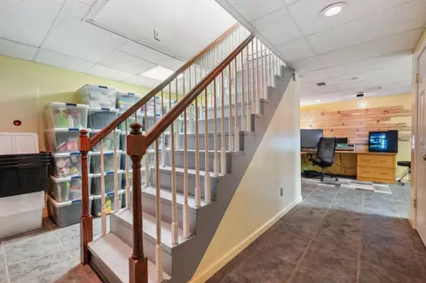 Entry Way - 205 Tanglewood Dr, Dickson, TN 37055 photo 6 of 8