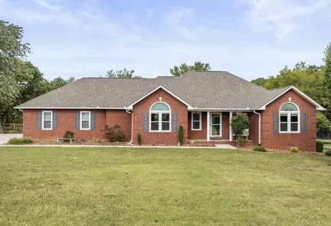 262 Crimson Dr, Winchester, TN 37398
