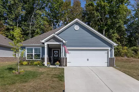 1007 Autumnwood Dr, Dickson, TN 37055