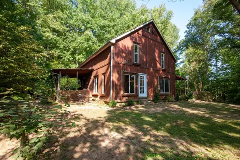 359 Little Shawnettee Rd, Collinwood, TN 38450