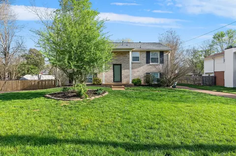 8070 Esterbrook Dr, Nashville, TN 37221