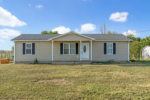1505 Longview Rd, Unionville, TN 37180