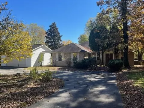4028 Lone Wolf Cir, Crossville, TN 38572