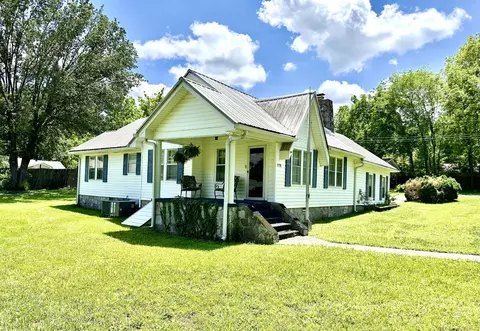1328 Greenslake Rd, Chattanooga, TN 37412