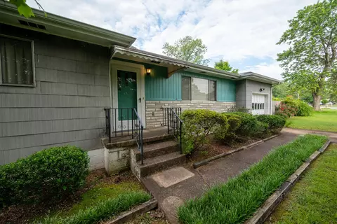 1101 Cranbrook Dr, Hixson, TN 37343