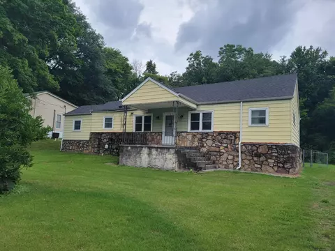 32 Opal Rd, Rossville, GA 30741