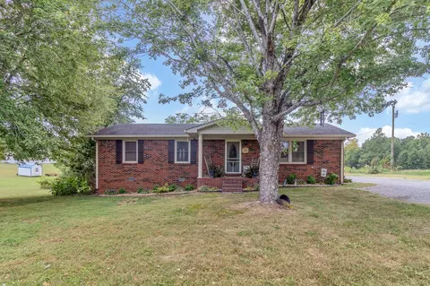 1095 Old Prospect Rd, Woodbury, TN 37190