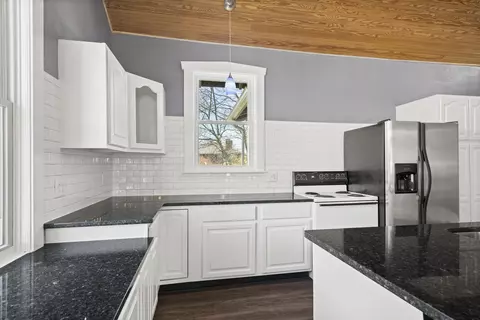 Kitchen - 332 Walnut St, Springfield, TN 37172 photo 6 of 7