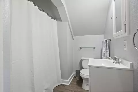 Bath - 332 Walnut St, Springfield, TN 37172 photo 4 of 4