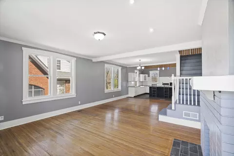 Living - 332 Walnut St, Springfield, TN 37172 photo 1 of 4