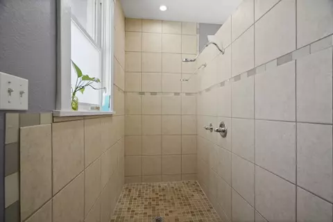 Bath - 332 Walnut St, Springfield, TN 37172 photo 1 of 4
